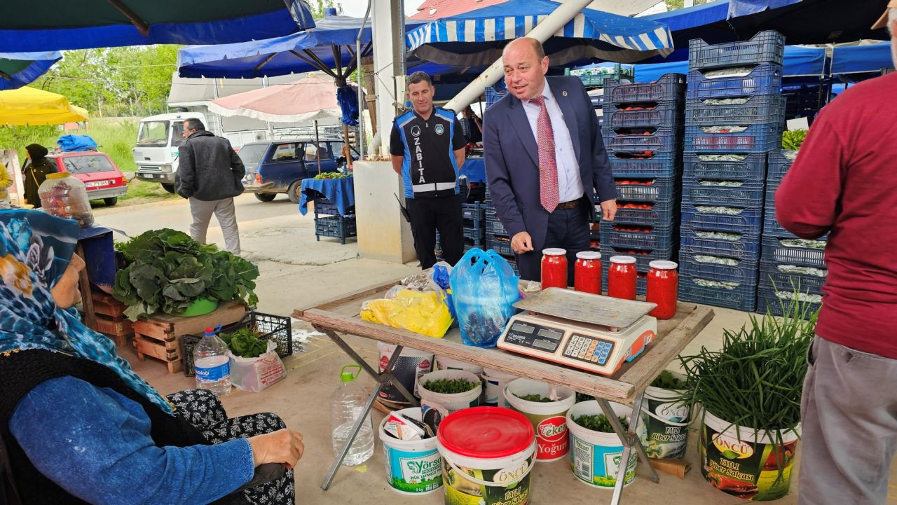 Ferizli Pazarı’nda Samimi Buluşma: Başkan Ata’dan Esnafa Düzenli Ziyaret - Sayfa 1