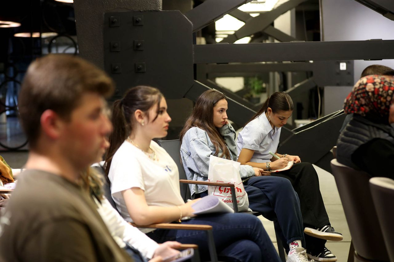 Sakarya’nın Sanat ve Edebiyat Hafızasına Yolculuk: OSM’de Anlamlı Panel - Sayfa 4