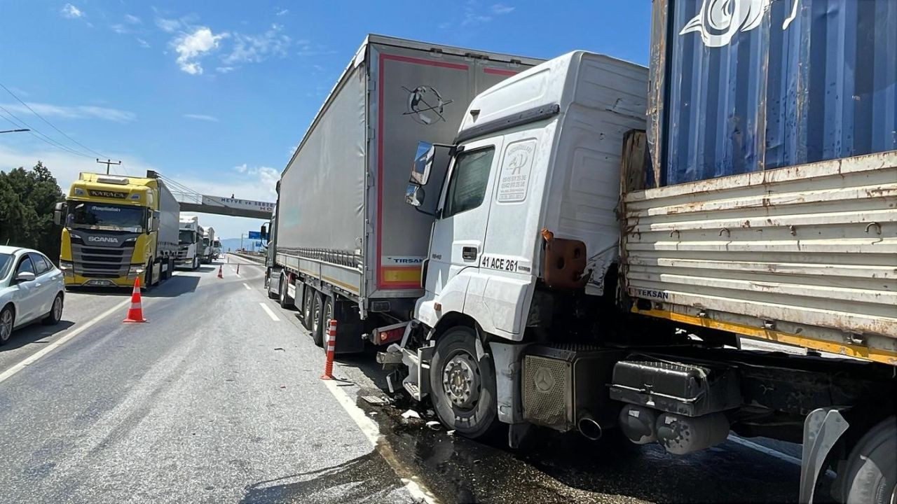 Pamukova’da Zincirleme Kaza: 3 Tır ve Minibüs Çarpıştı - Sayfa 6