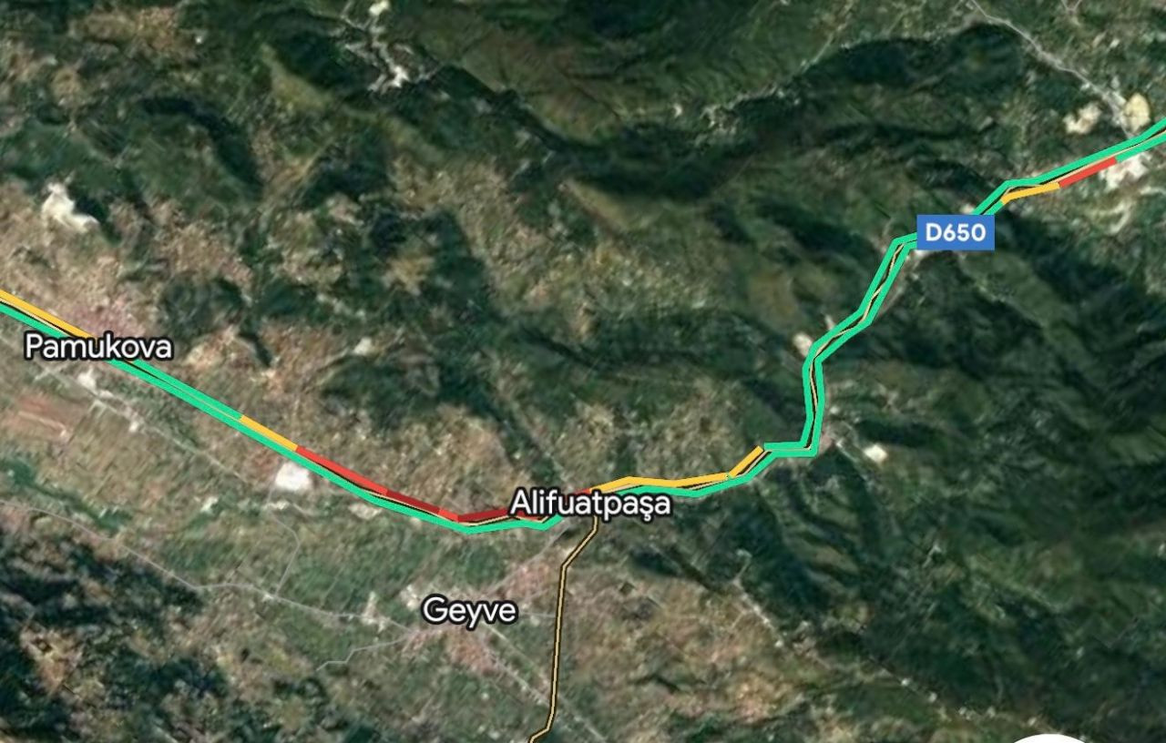 Pamukova’da Zincirleme Kaza: 3 Tır ve Minibüs Çarpıştı - Sayfa 2