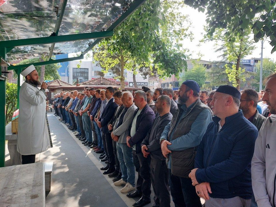 Lenf Kanserine Yenik Düşen Okul Müdürü Son Yolculuğuna Uğurlandı! - Sayfa 8