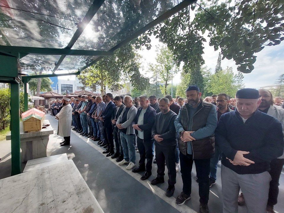 Lenf Kanserine Yenik Düşen Okul Müdürü Son Yolculuğuna Uğurlandı! - Sayfa 9