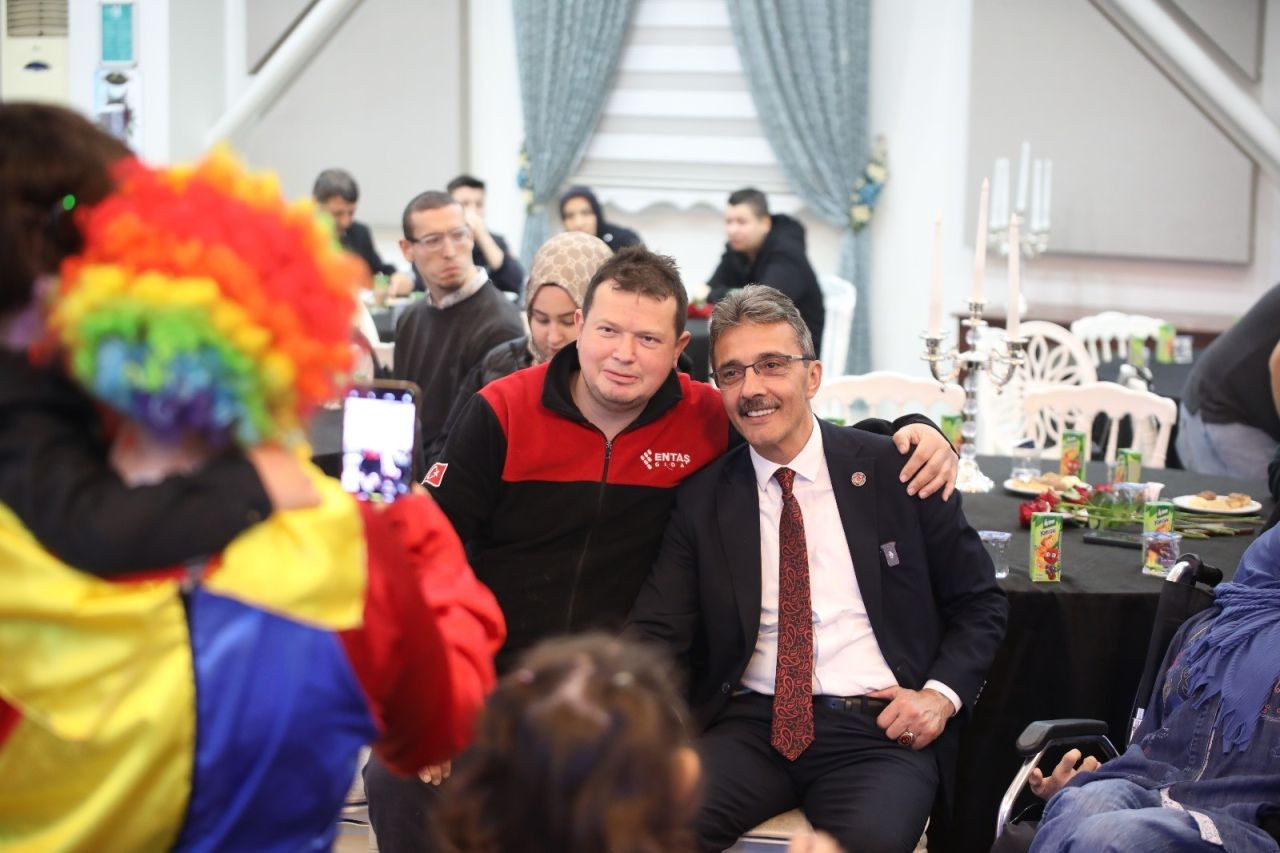 Erenler Belediyesi’nden Engelliler Haftası’na Özel Coşkulu Şenlik - Sayfa 1