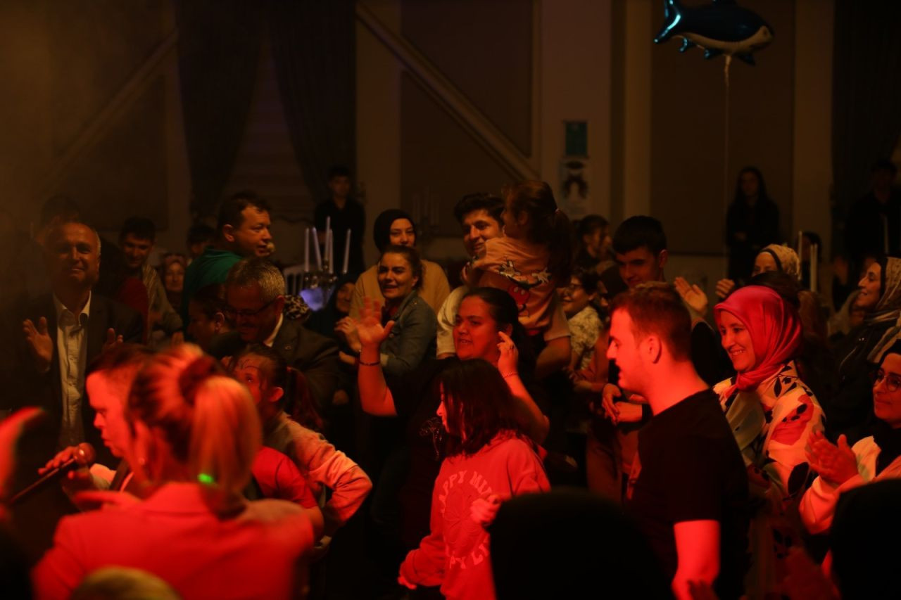 Erenler Belediyesi’nden Engelliler Haftası’na Özel Coşkulu Şenlik - Sayfa 3