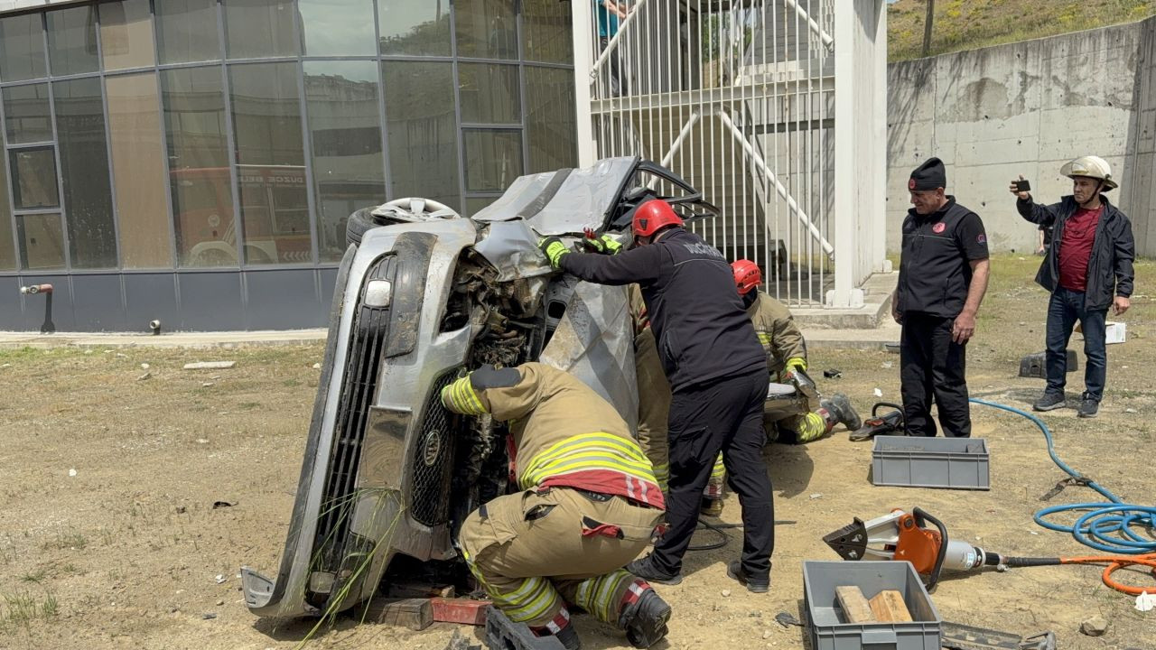 Düzce’de Virajı Alamayan Otomobil Taklalar Atarak Durabildi - Sayfa 3