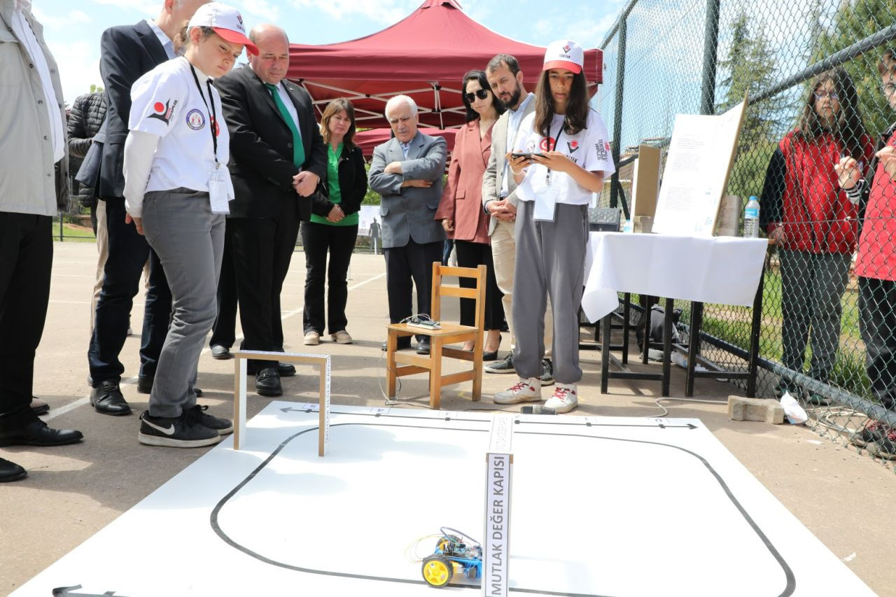 Ferizli’de Bilimin Kalbi Attı: 18 Projeyle Geleceğe Yolculuk - Sayfa 8