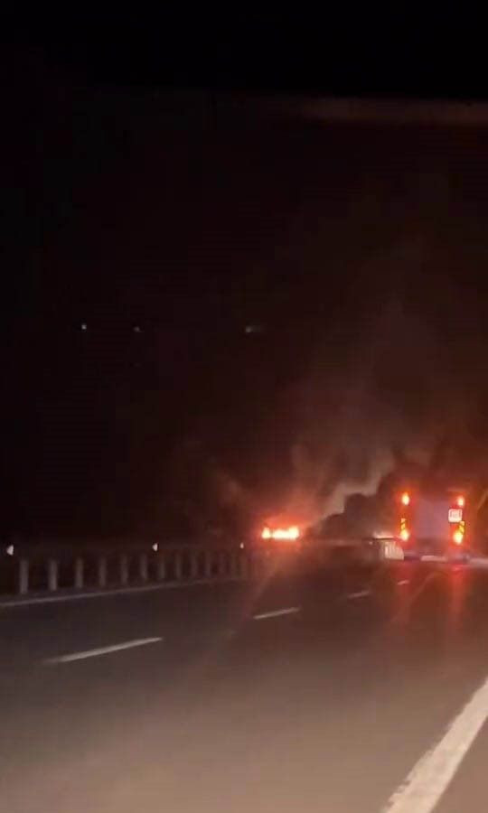 Seyir Halindeki Araç Alev Aldı: Kaynarca’da Korku Dolu Anlar - Sayfa 1