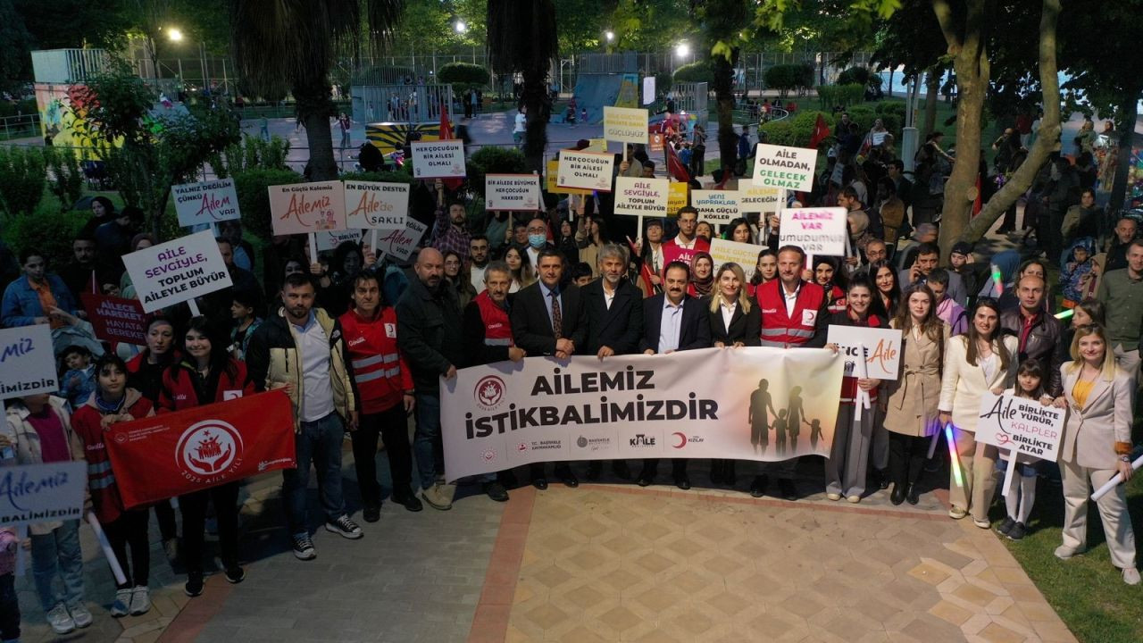 Kocaeli Başiskele'de Aileler İstikbal İçin Yürüdü - Sayfa 1
