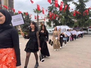 Yalova'da Öğrencilerden 'Açık Hava Atık Materyal Defilesi' - Sayfa 2