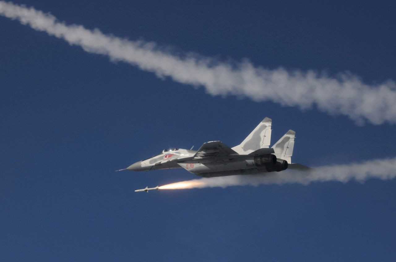 Kuzey Kore Ordusu, Lider Kim Jong-Un Denetiminde Hava Tatbikatı Gerçekleştirdi - Sayfa 1