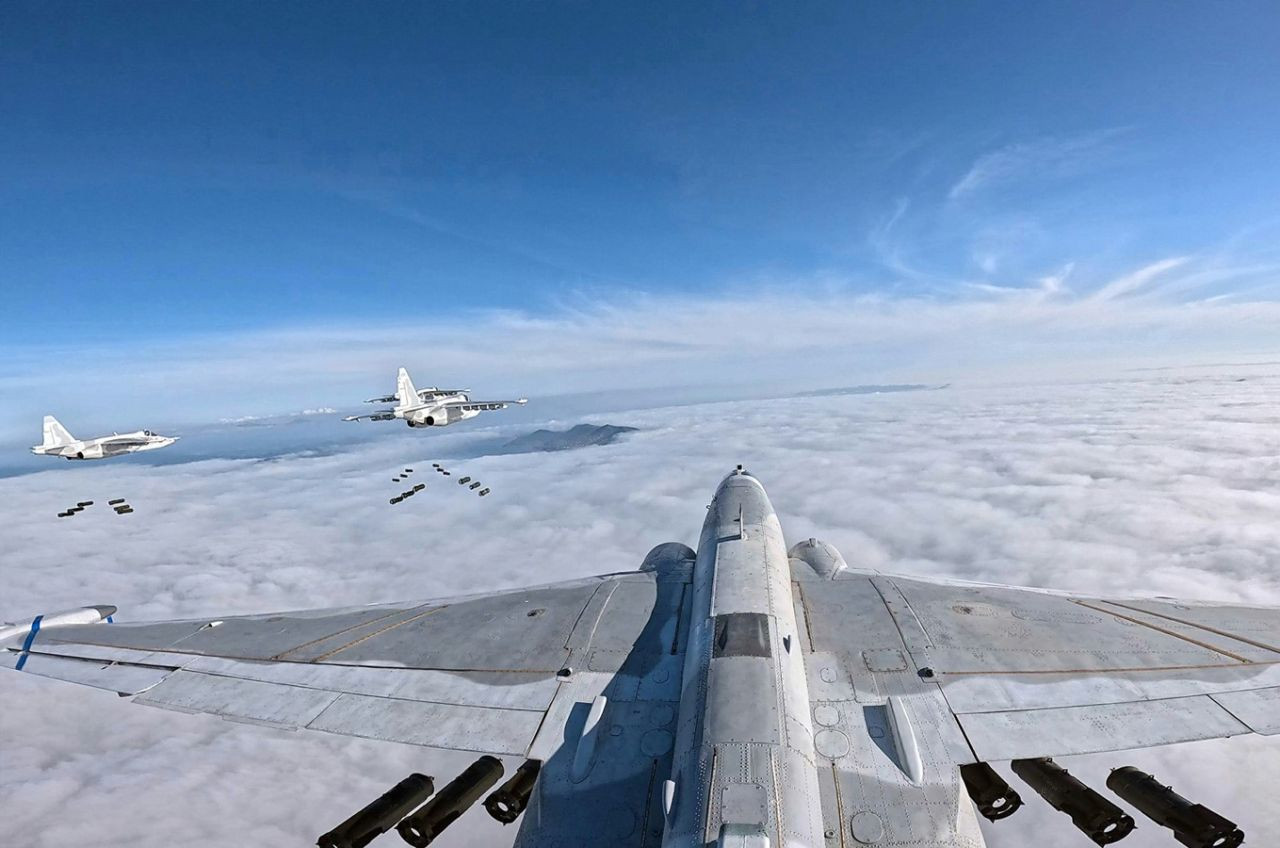 Kuzey Kore Ordusu, Lider Kim Jong-Un Denetiminde Hava Tatbikatı Gerçekleştirdi - Sayfa 13