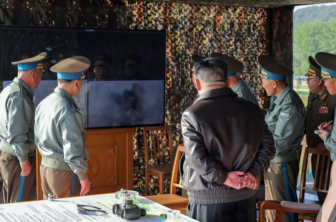 Kuzey Kore Ordusu, Lider Kim Jong-Un Denetiminde Hava Tatbikatı Gerçekleştirdi - Sayfa 15