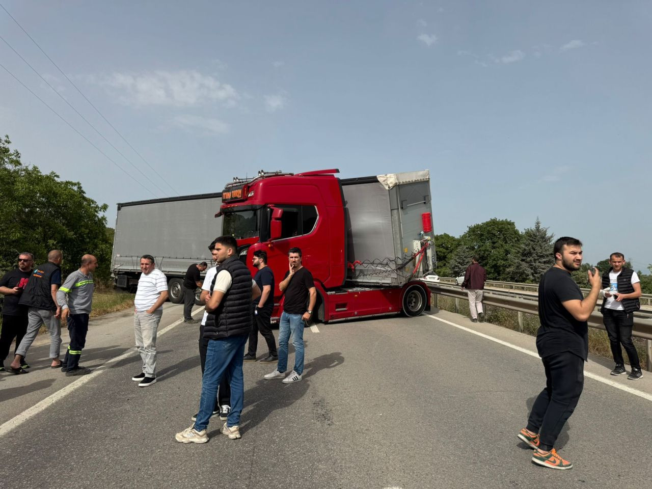 Bir Arının Yaptığına Bak...Yüzlerce Kişiyi Mağdur Etti - Sayfa 7