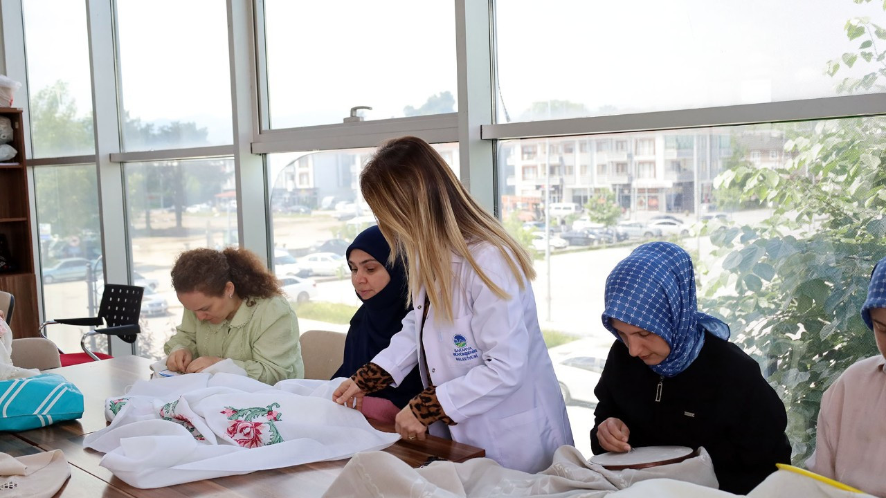 SAMEK’lerde özgün ürünler üretiyorlar: “Kendi emeğimle ev ekonomisine katkı sağlıyorum”