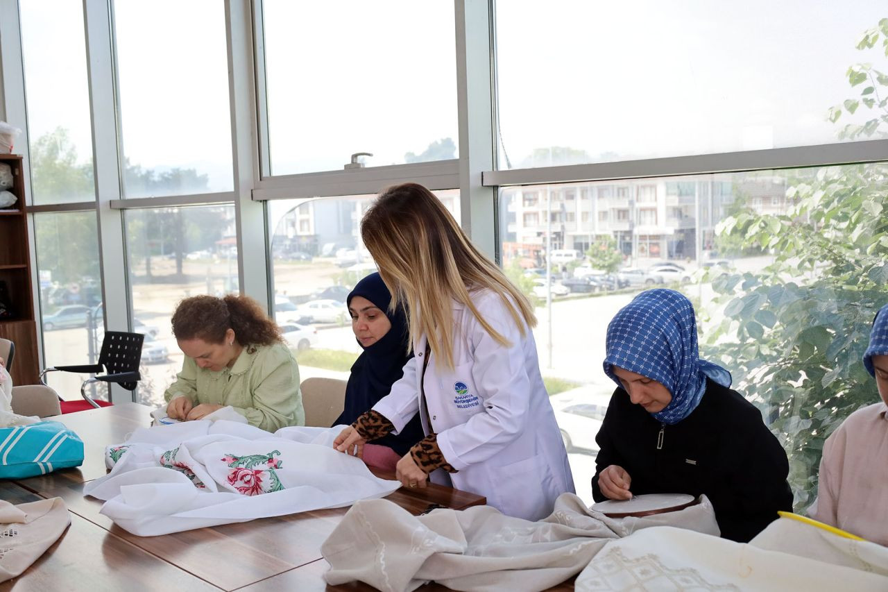 SAMEK’lerde özgün ürünler üretiyorlar: “Kendi emeğimle ev ekonomisine katkı sağlıyorum” - Sayfa 4