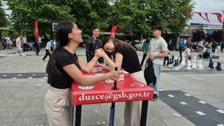 Düzce'de Kent Meydanı Spor Sahasına Döndü - Sayfa 1