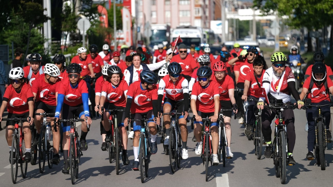 Kocaeli'de Pedallar 19 Mayıs İçin Çevrildi