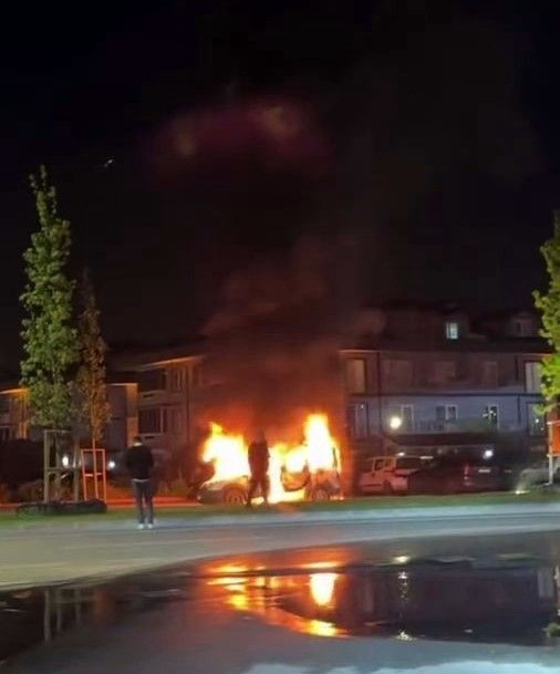 Sakarya’da Alev Alev Yanan Araç Kullanılamaz Hale Geldi - Sayfa 1