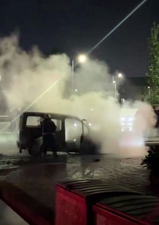 Sakarya’da Alev Alev Yanan Araç Kullanılamaz Hale Geldi - Sayfa 4