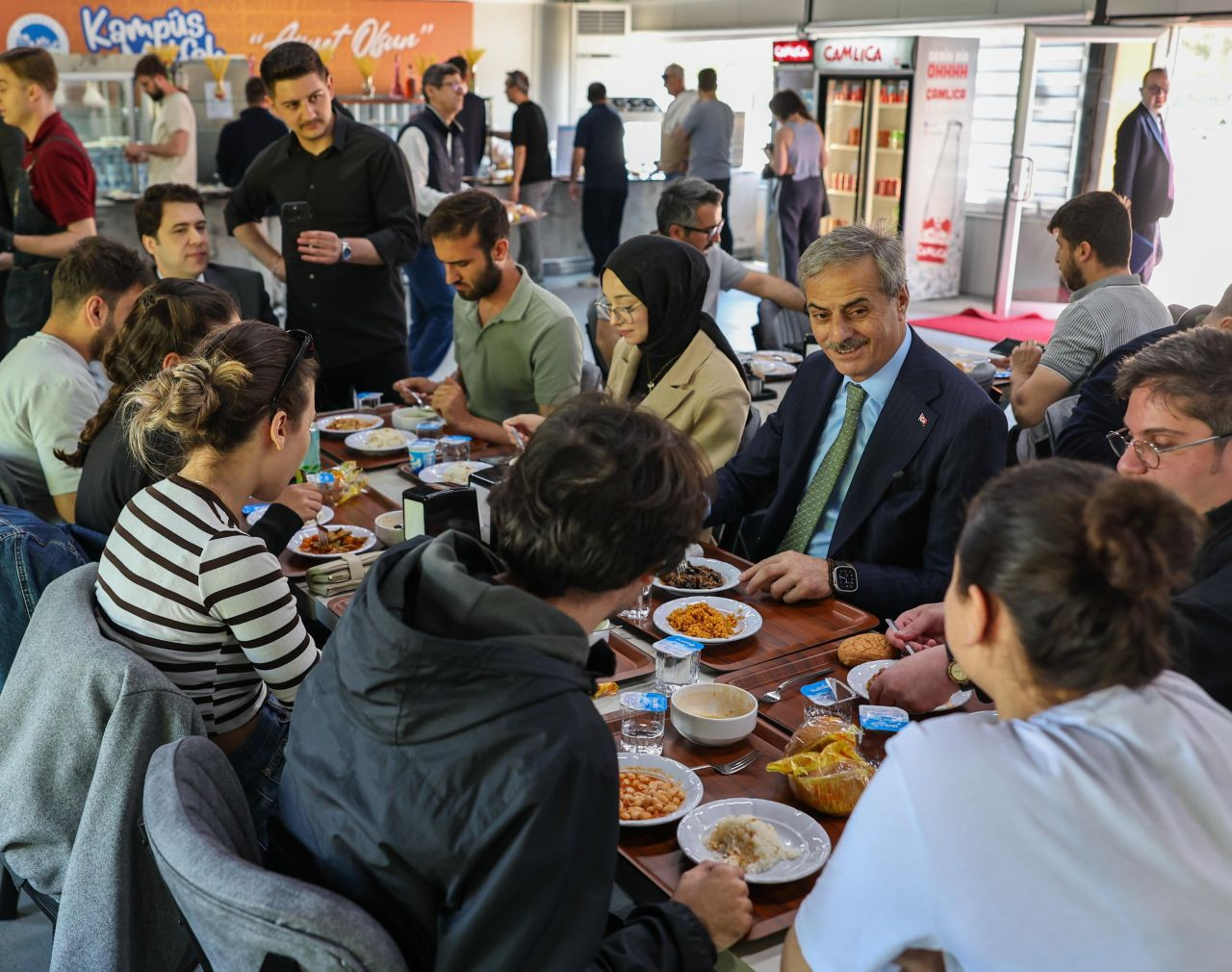 Başkan Alemdar, Üniversiteli Gençlerle Birlikte Yoğun Mesai Geçirdi - Sayfa 3