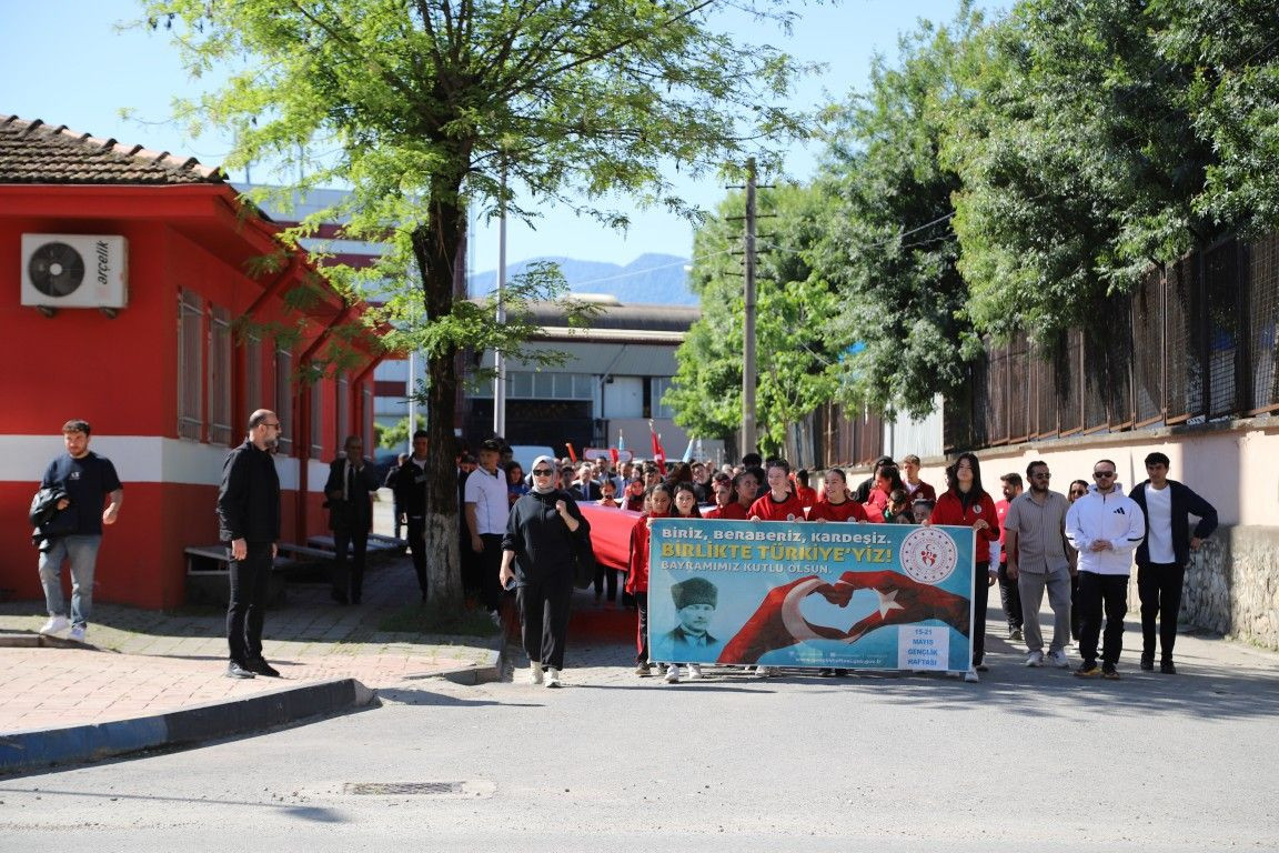 19 MAYIS HENDEK’TE COŞKUYLA KUTLANDI - Sayfa 6