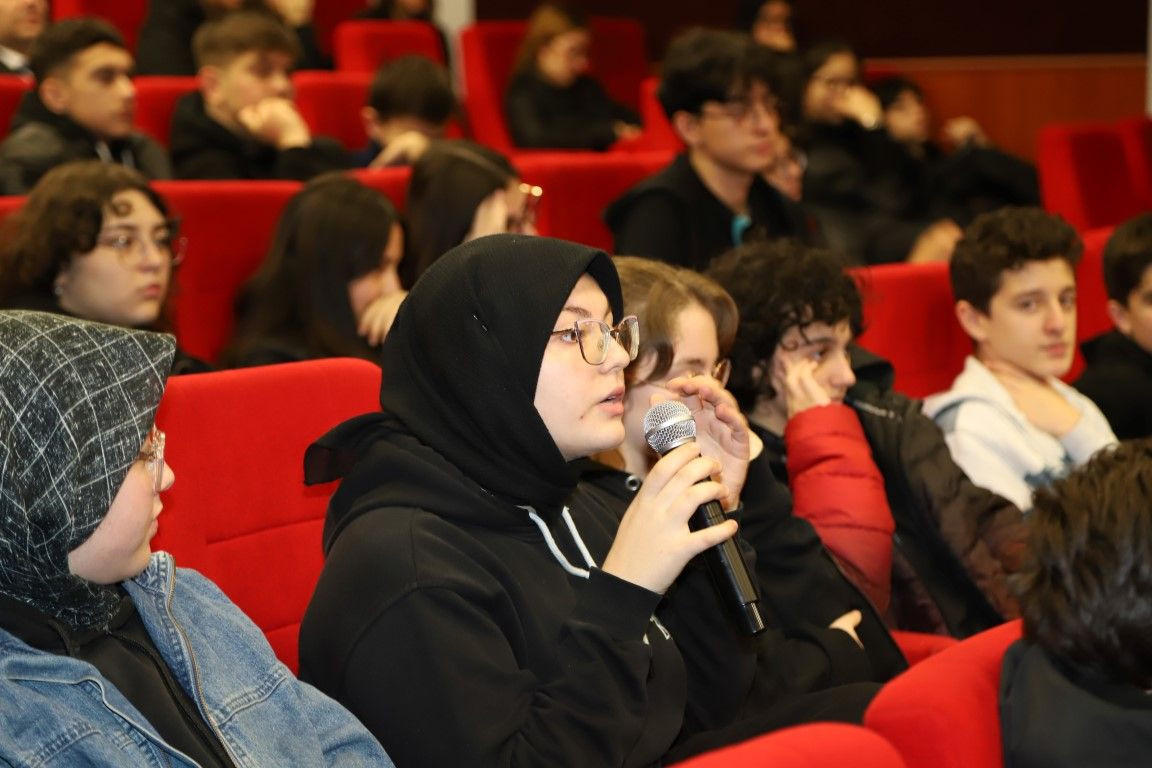 HENDEK BELEDİYESİNDEN GENÇLERİN KARİYER YOLCULUĞUNA BÜYÜK DESTEK - Sayfa 1