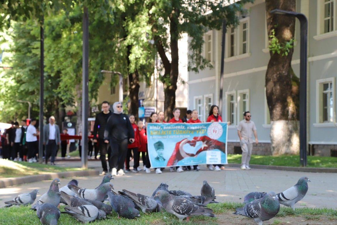 19 MAYIS HENDEK’TE COŞKUYLA KUTLANDI - Sayfa 2