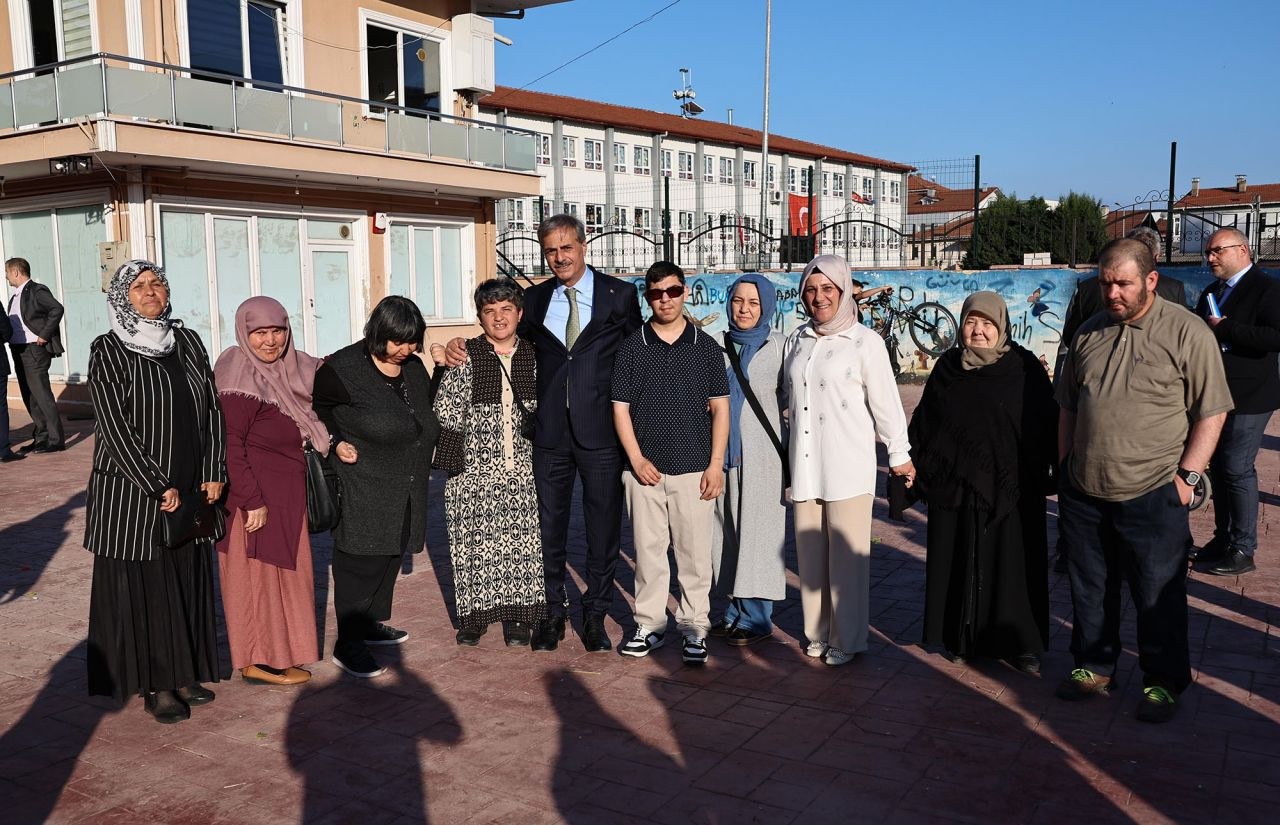 Erenler’de vatandaş sordu, Başkan Yusuf Alemdar cevapladı “Eser ve hizmet siyasetinden ödün vermeyeceğiz” - Sayfa 3