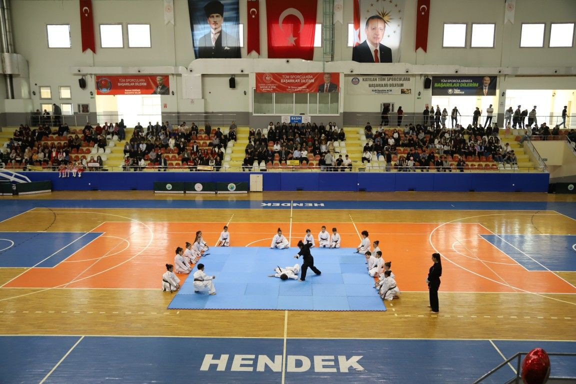 19 MAYIS HENDEK’TE COŞKUYLA KUTLANDI - Sayfa 3