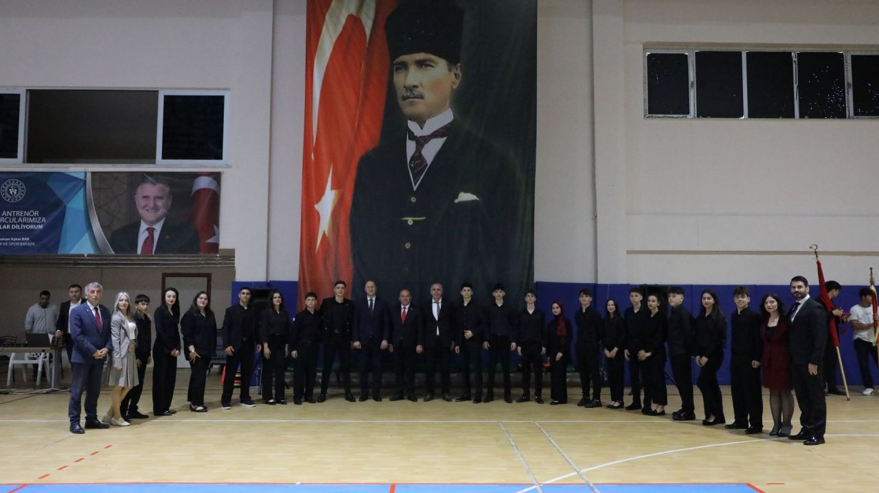 Ferizli'de 19 Mayıs Coşkusu: Atatürk'ü Anma, Gençlik ve Spor Bayramı Törenlerle Kutlandı - Sayfa 6