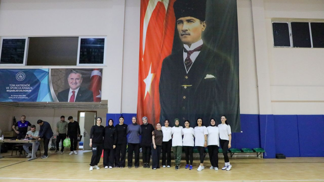 Ferizli'de 19 Mayıs Coşkusu: Atatürk'ü Anma, Gençlik ve Spor Bayramı Törenlerle Kutlandı - Sayfa 5