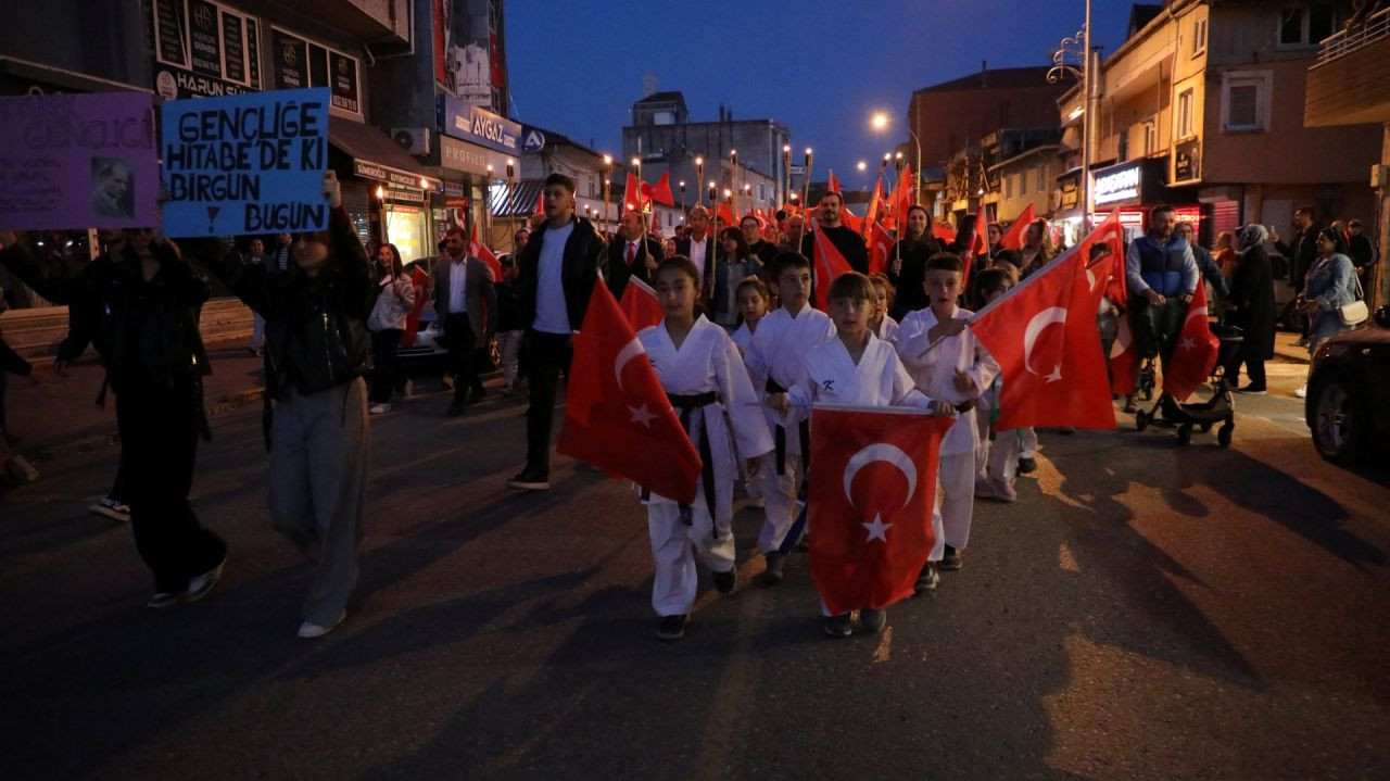 Ferizli'de 19 Mayıs Coşkusu Fener Alayı ile Taçlandı - Sayfa 7