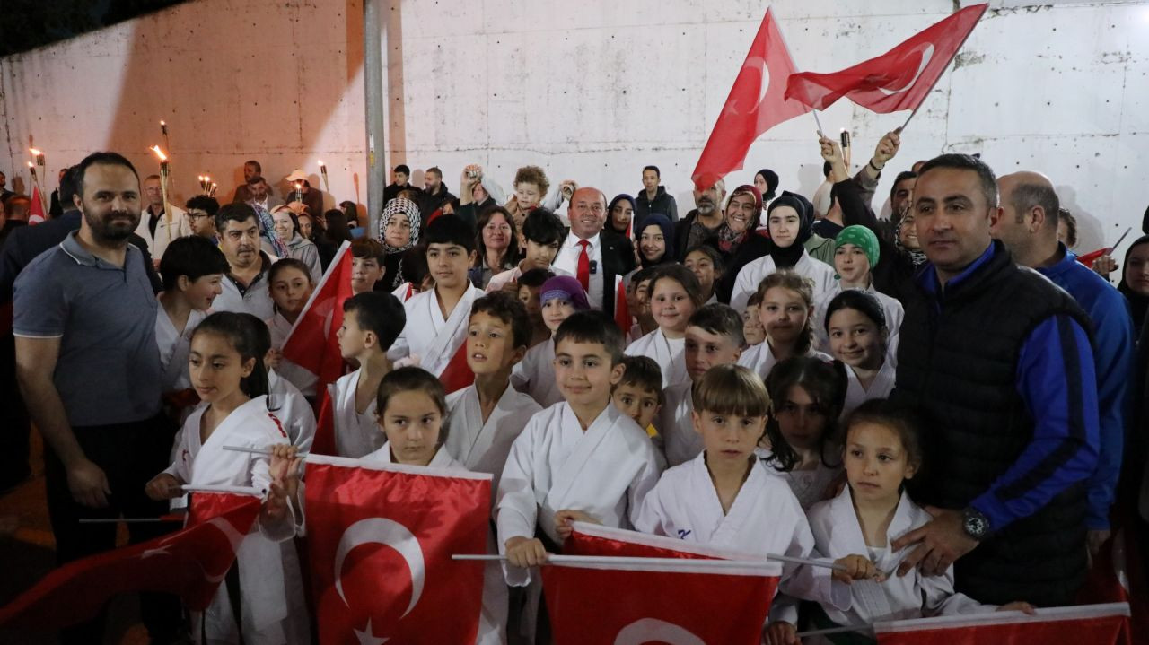 Ferizli'de 19 Mayıs Coşkusu Fener Alayı ile Taçlandı - Sayfa 5