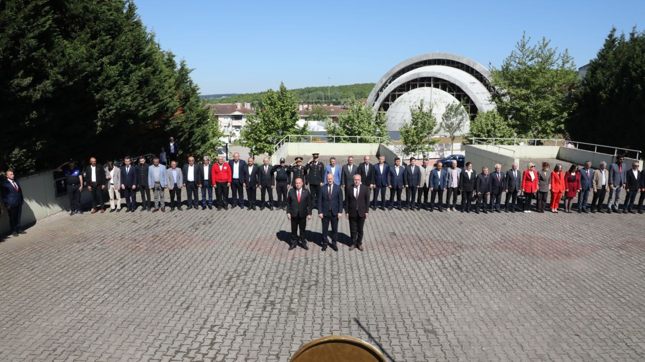 Ferizli'de 19 Mayıs Coşkusu: Atatürk'ü Anma, Gençlik ve Spor Bayramı Törenlerle Kutlandı - Sayfa 3