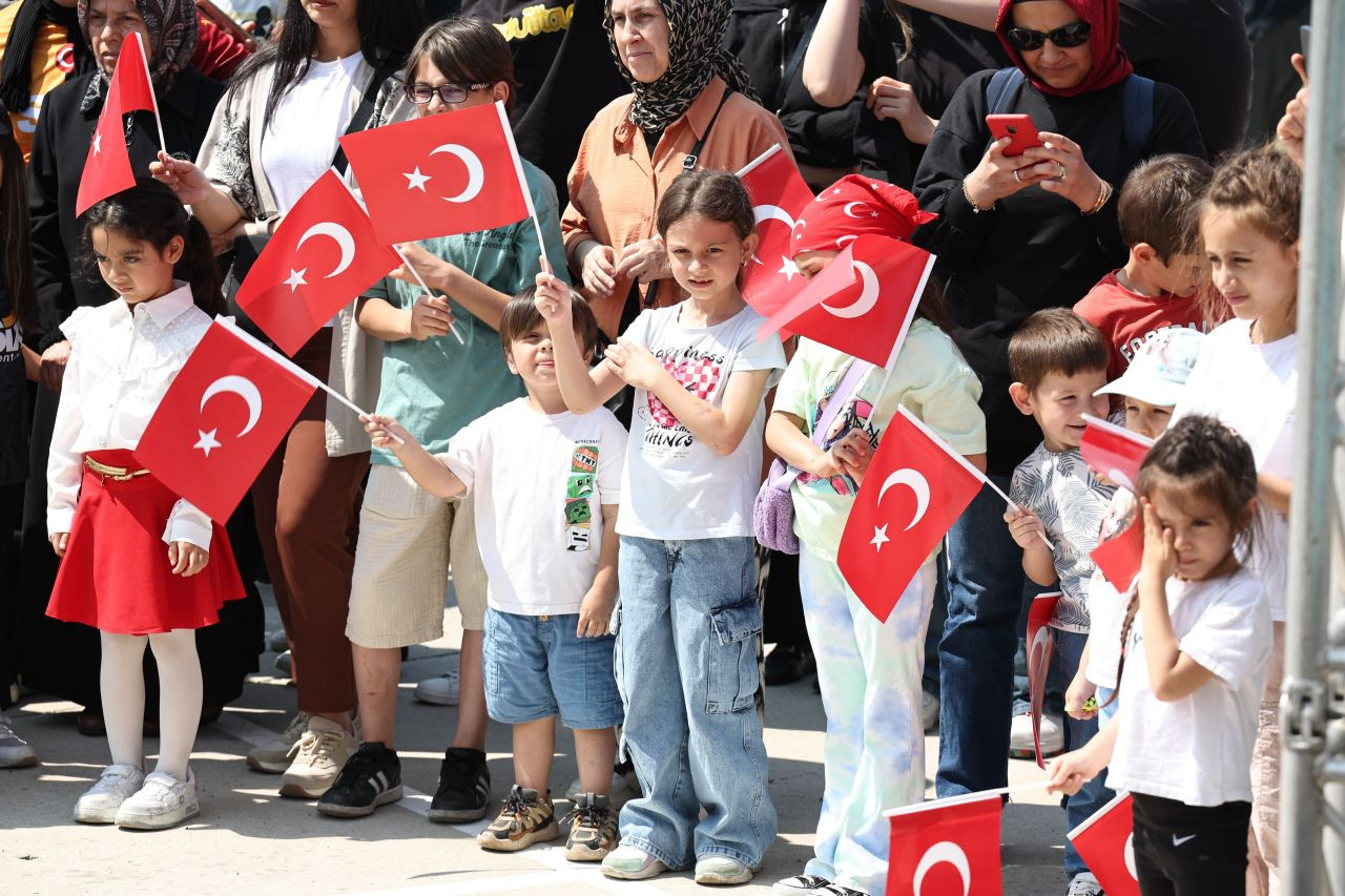 Serdivan’da 19 Mayıs Coşkuyla Kutlandı - Sayfa 10