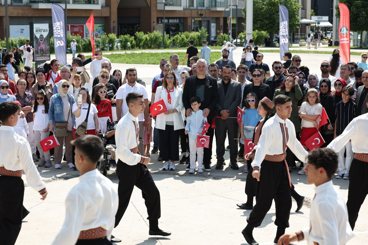 Serdivan’da 19 Mayıs Coşkuyla Kutlandı - Sayfa 8