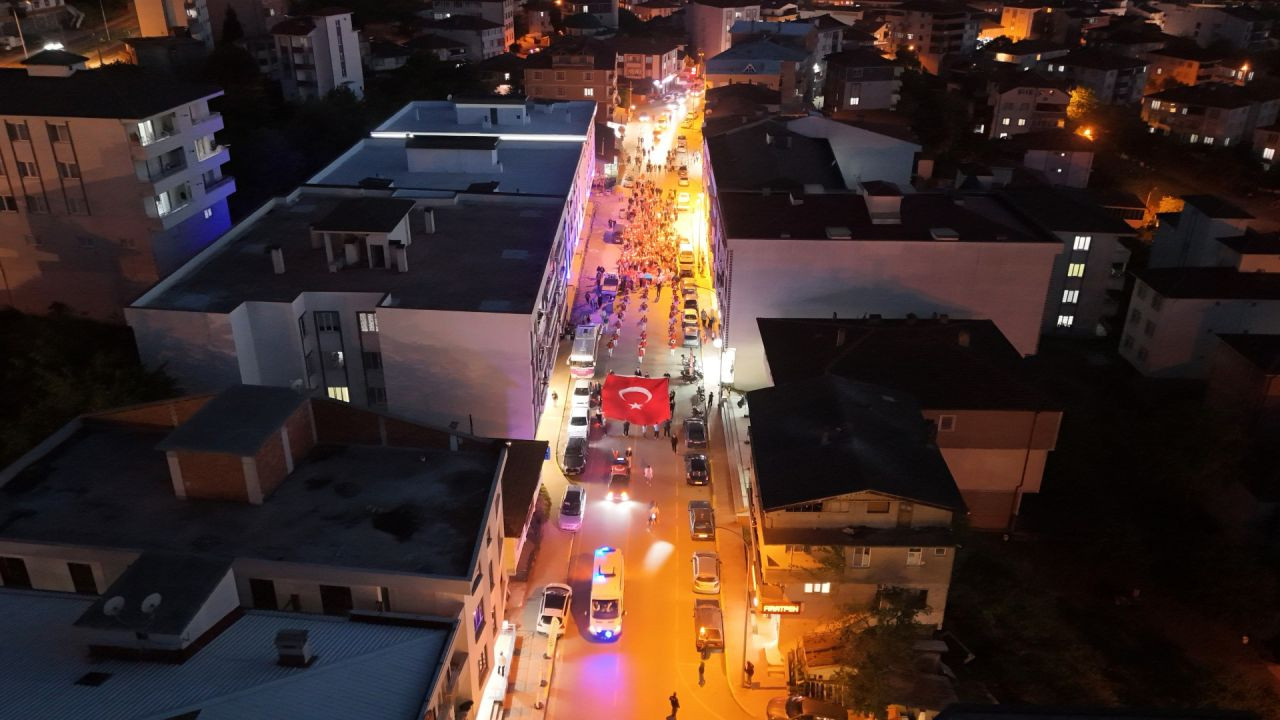 Ferizli'de 19 Mayıs Coşkusu Fener Alayı ile Taçlandı - Sayfa 1