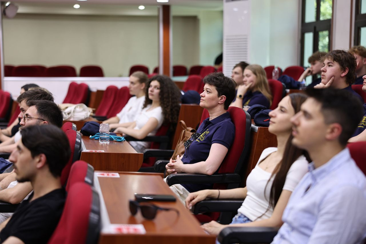 Büyükşehir’in ‘dirençli şehir’ hedefi farklı renklerden gencin ilgi odağı oldu - Sayfa 2