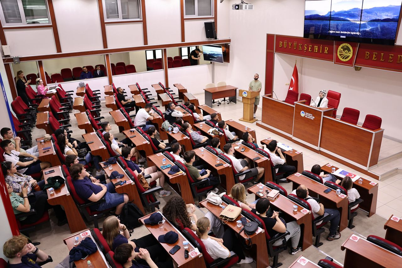 Büyükşehir’in ‘dirençli şehir’ hedefi farklı renklerden gencin ilgi odağı oldu - Sayfa 3