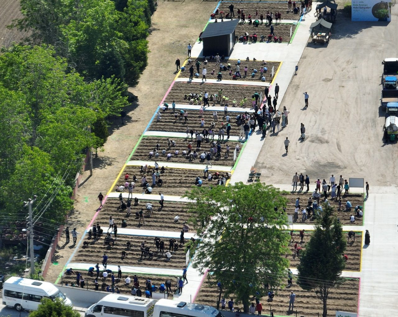 Ada Bostan Hobi Bahçeleri Coşkuyla Açıldı: Başkan Işıksu ile Çocuklar Toprakla Buluştu - Sayfa 3
