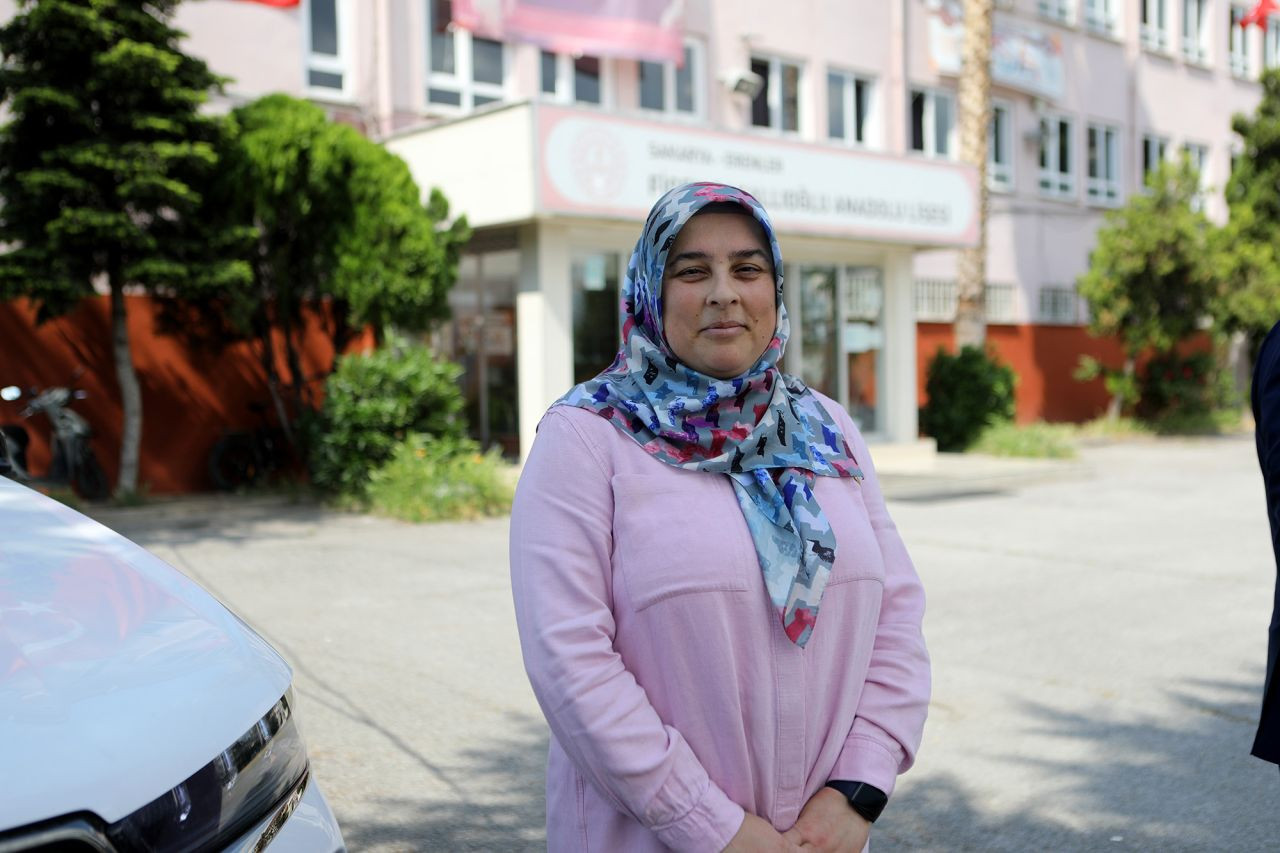 Büyükşehir gençlerin geleceğine yatırım yapıyor: Başkan Alemdar sözünü tuttu, bilgisayarlar kuruldu - Sayfa 1