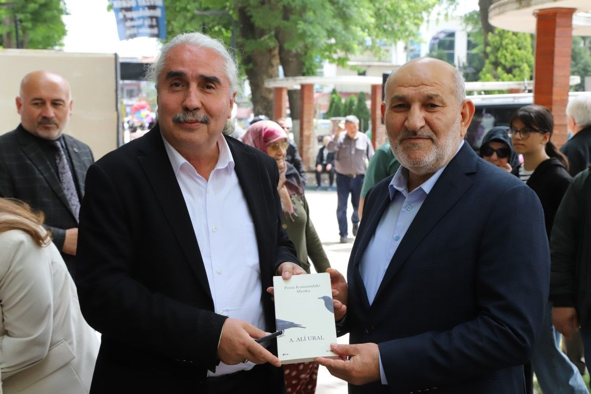 KİTAPSEVERLER HENDEK’TE KİTAP GÜNLERİ ETKİNLİĞİNDE BULUŞTU - Sayfa 1