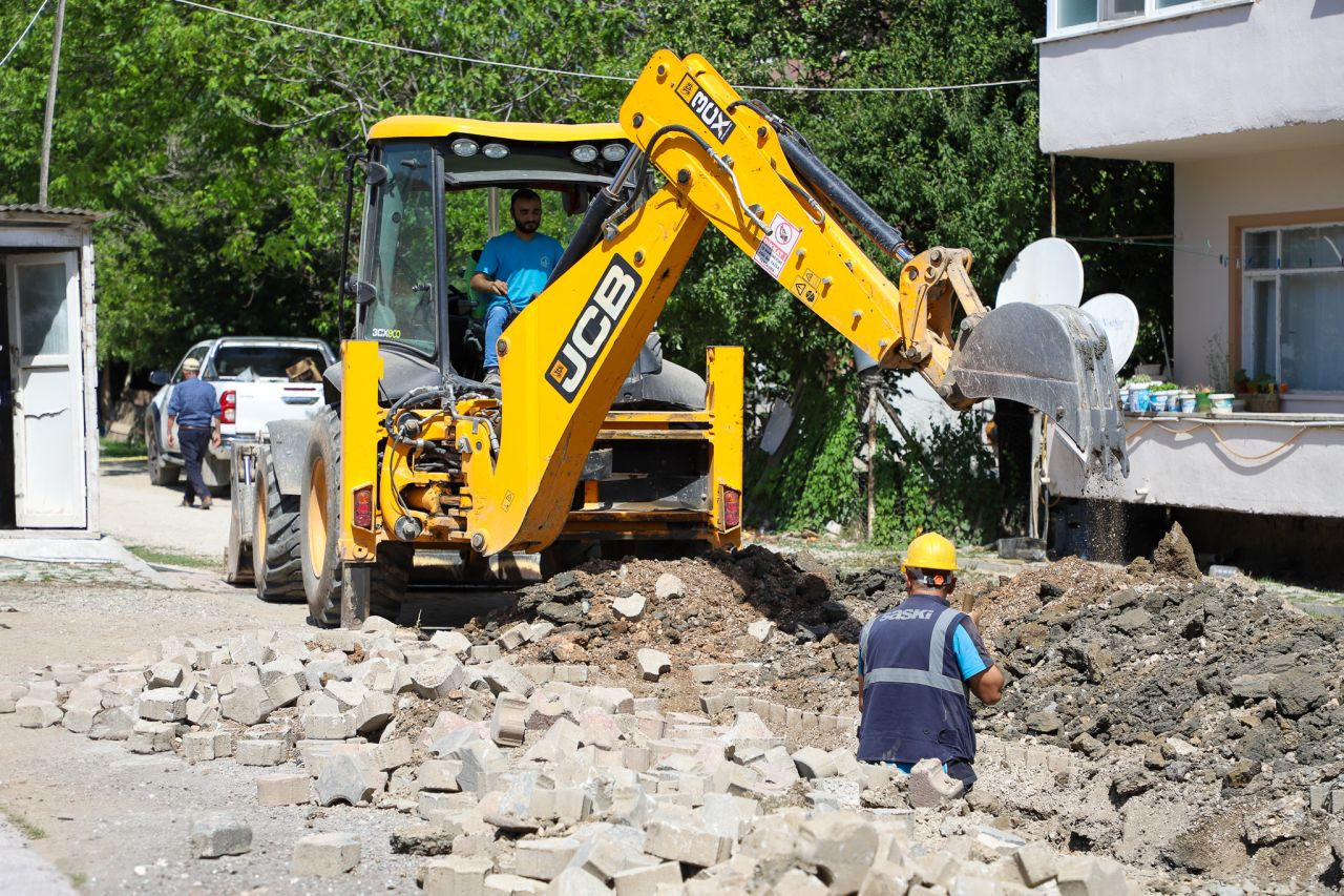 Mekece Mahallesi’nin 2 bin metrelik içme suyu hattı yenileniyor - Sayfa 4