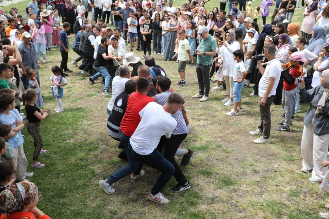 Ferizli'de Geleneksel Bakırlı Uçurtma Şenliği Coşkuyla Gerçekleşti - Sayfa 10