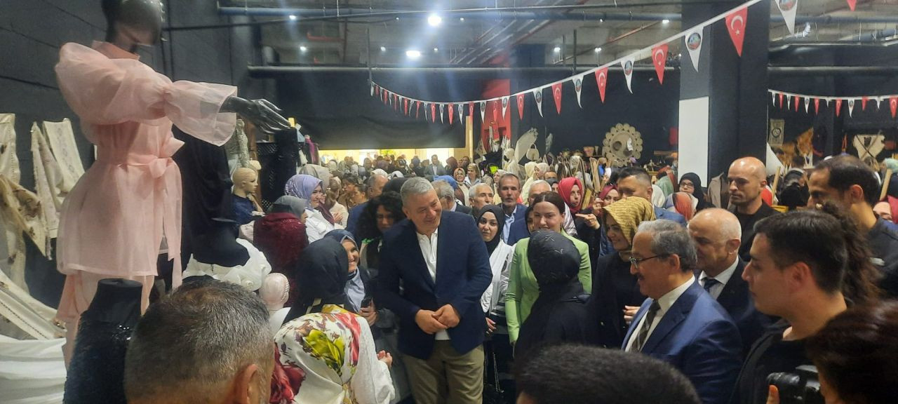 Serdivan Halk Eğitimi Merkezinden Muhteşem Yıl Sonu Sergisi - Sayfa 9