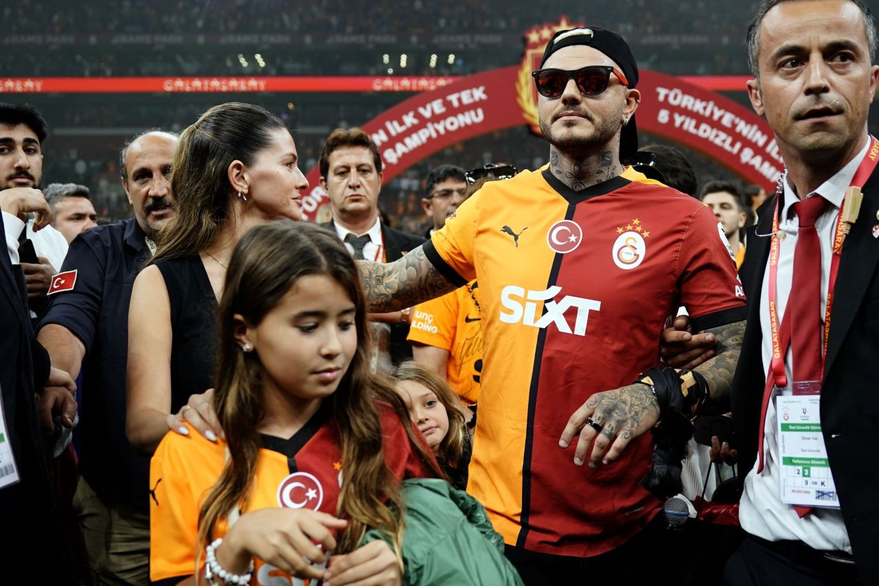 Galatasaray şampiyonluğu taraftarı önünde kutladı - Sayfa 5