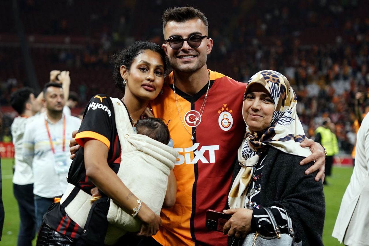 Galatasaray şampiyonluğu taraftarı önünde kutladı - Sayfa 4