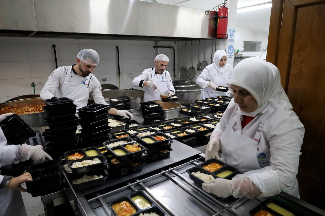 Büyükşehir bayramın bereketini ihtiyaç sahiplerinin sofrasına ulaştıracak - Sayfa 3