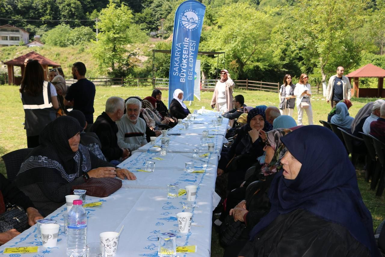 Geyveli çınarlar YADEM’le doğayı tüm güzelliğiyle teneffüs etti - Sayfa 1