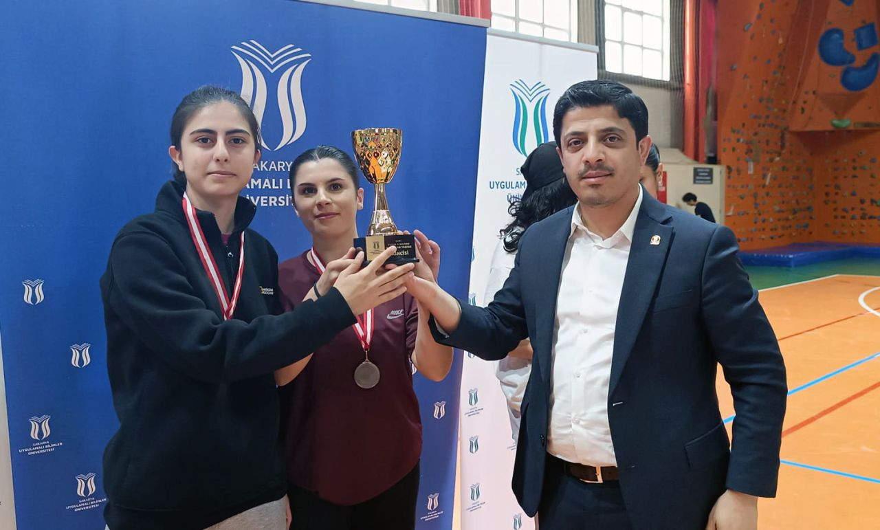 Futsal turnuvasında şampiyonlar ödüllerini aldı - Sayfa 2